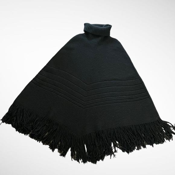 Banana Republic Black Turtleneck Poncho Sweater Fringe Merino Wool Size M/L - Picture 5 of 10